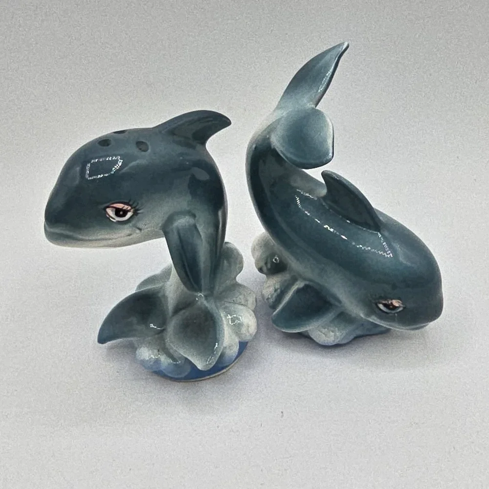 Vintage Whale Salt and Pepper Shakers 1950s/1960s Japan Kitschy Anthropomorphic